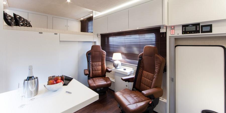 Интерьер Vario MAN TGS Alkoven 1050 2011 года  (фото 2 из 7)